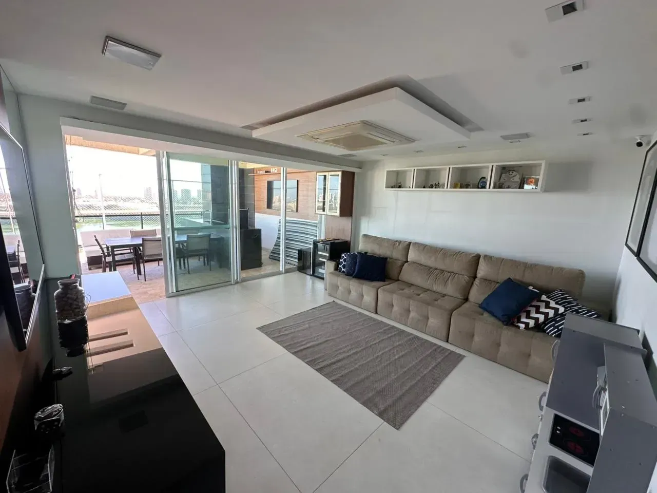 Apartment with balcony and built-in grill — photo 10