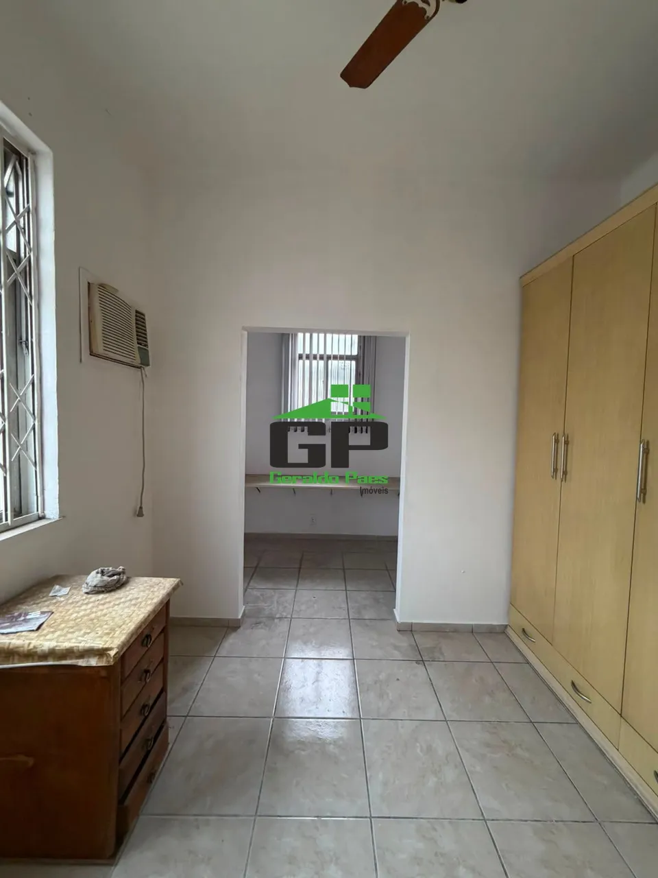 2-bedroom unfurnished rental apartment with parking — photo 4