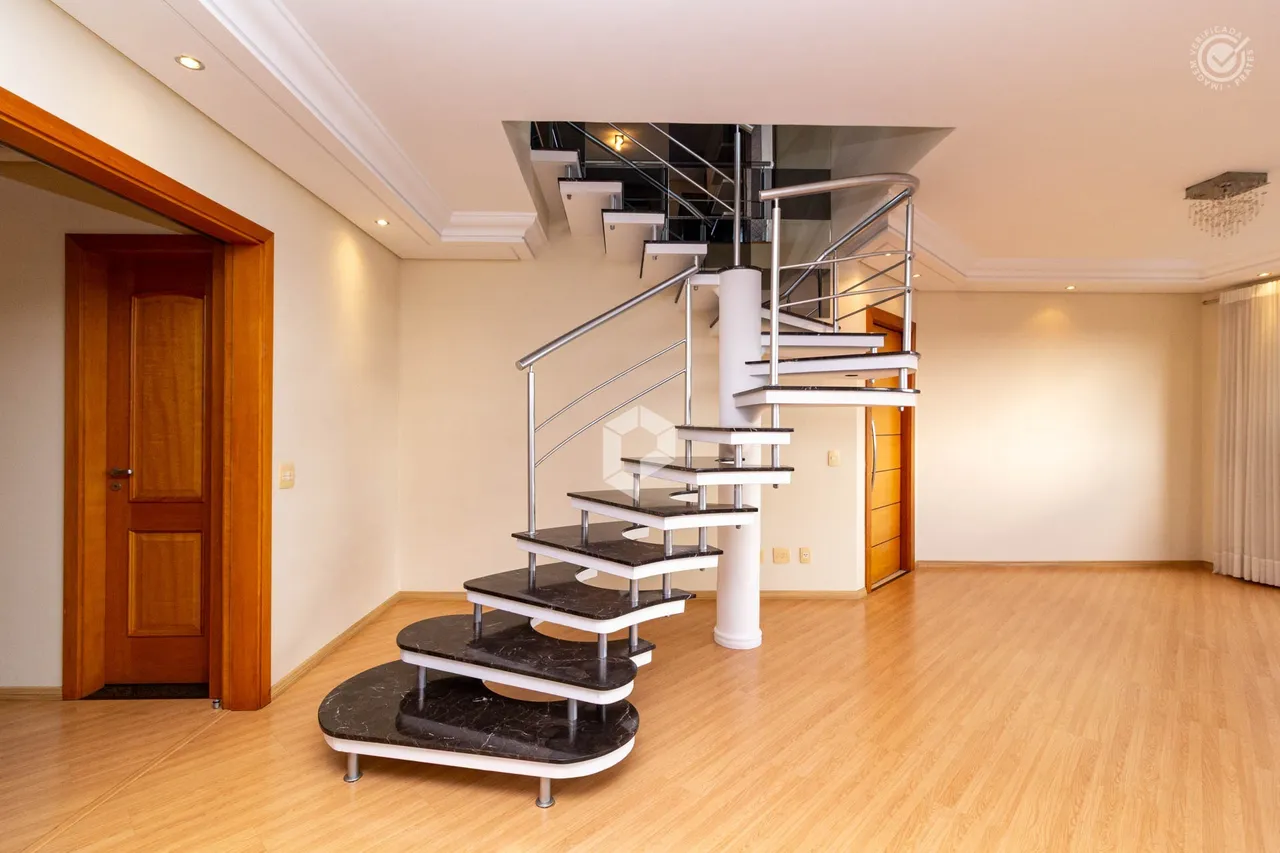 Unfurnished 414 m² apartment with 3 en-suite bedrooms — photo 2