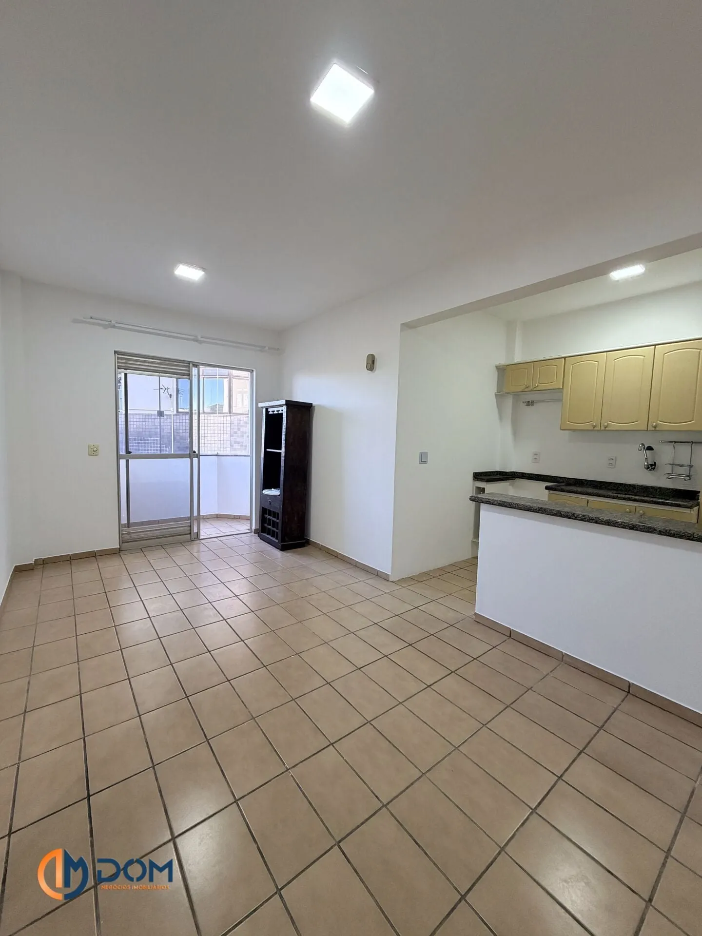1-bedroom apartment with balcony and shared BBQ access — photo 2