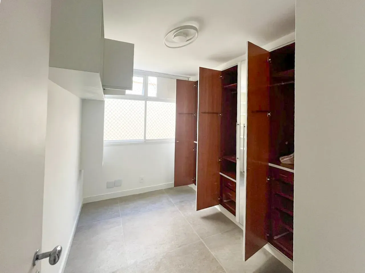 3-bedroom apartment with a washing machine — photo 6