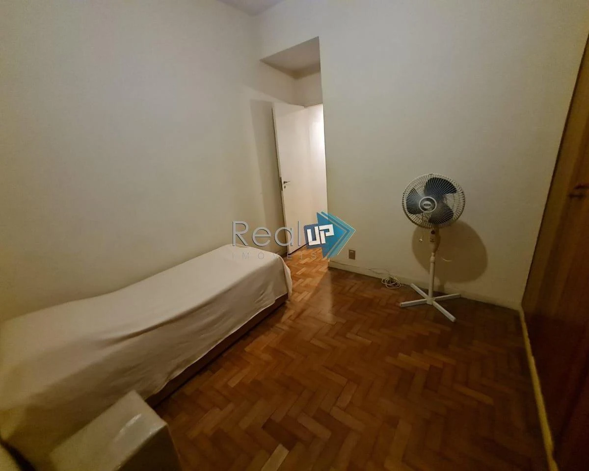 Apartment with 4 bedrooms and 5 bathrooms and 2 parking spaces — photo 30