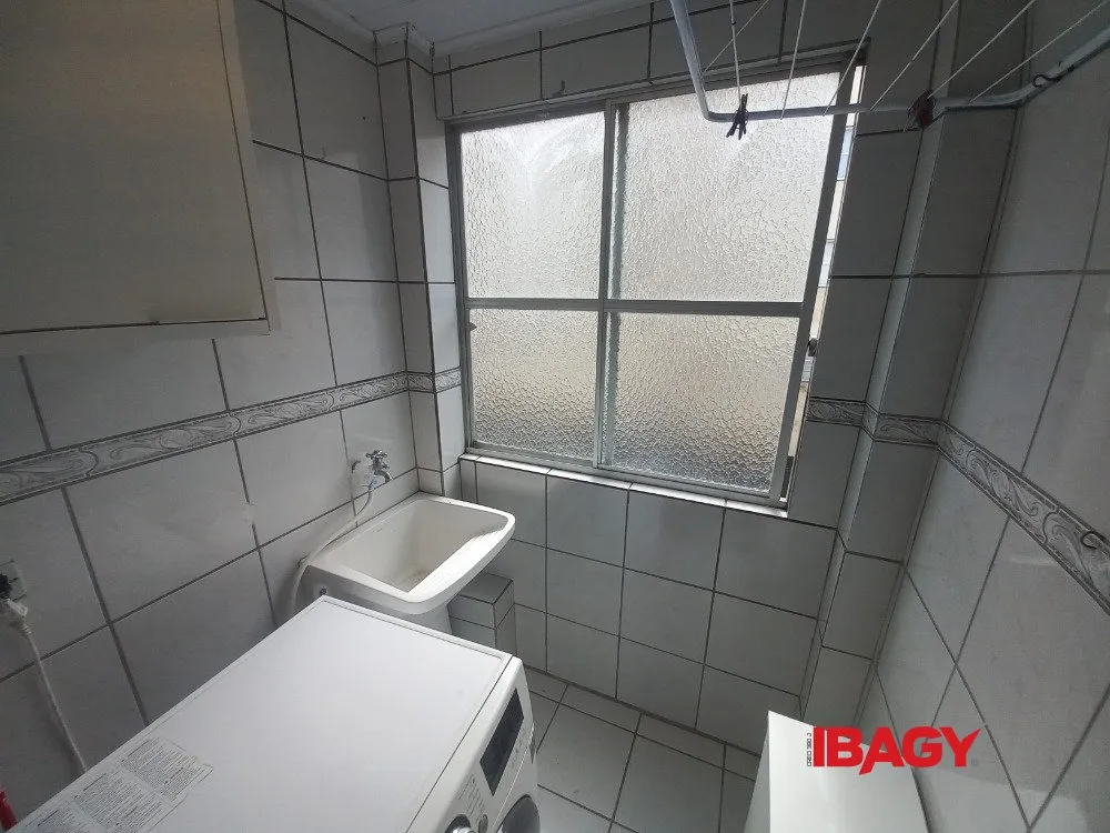 64 m² unfurnished apartment with 2 bedrooms and 1 bath — photo 12