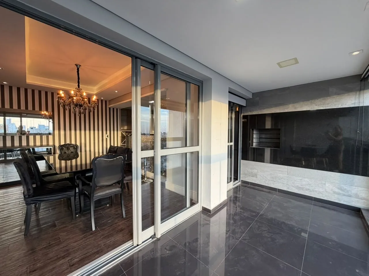 Floor-to-ceiling windows in a 3-bedroom apartment, 133 m² — photo 6