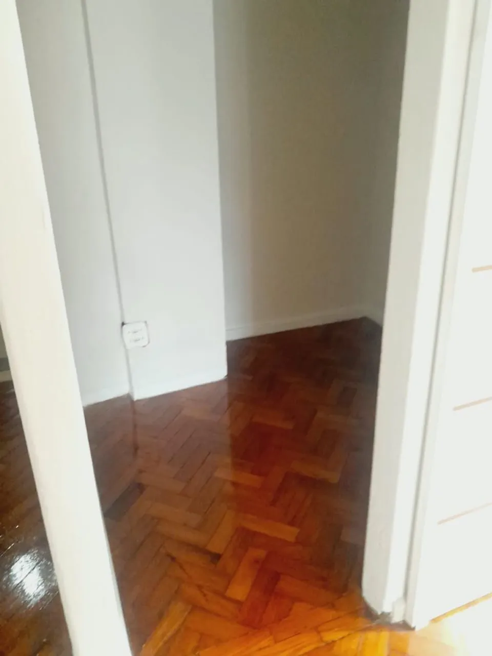Дерев'яна підлога або ламінат та 1 спальня: квартира 42 м² — photo 9