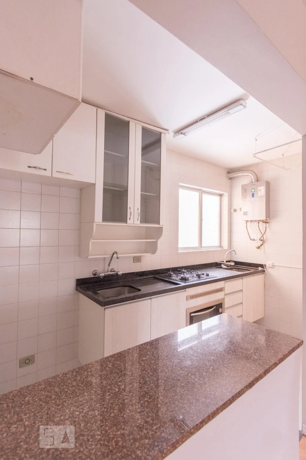 Apartamento com piso de madeira ou laminado, Centro — photo 2