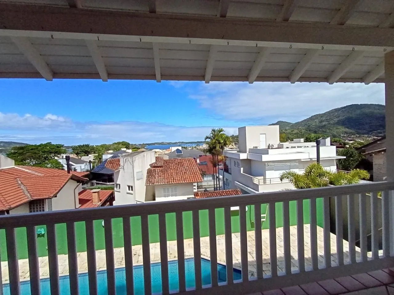 House with 4 en-suite rooms and 6 bathrooms, 301 m² — photo 25