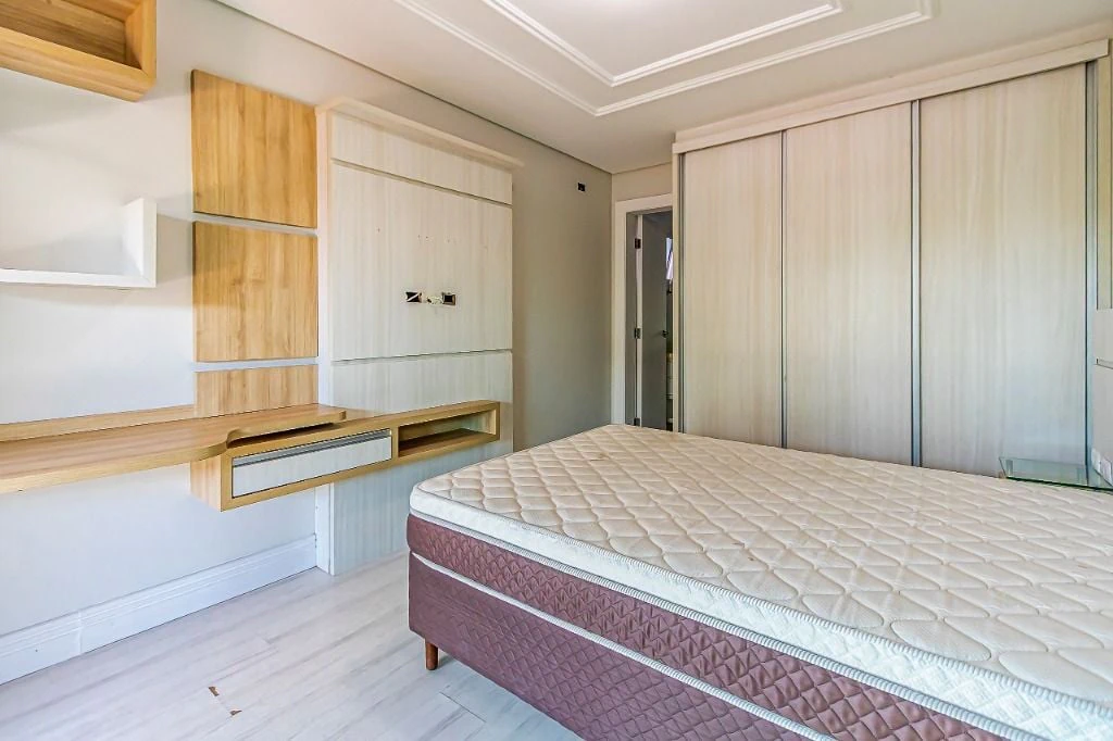 5-bedroom house with a private pool in Curitiba — photo 7