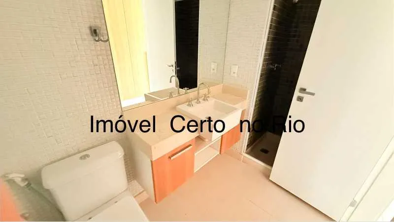 Apartment with 4 bedrooms and a glass-enclosed balcony — photo 14