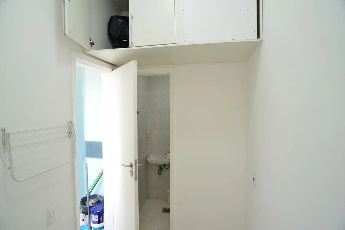 3-bedroom apartment in a building with a gym — photo 46