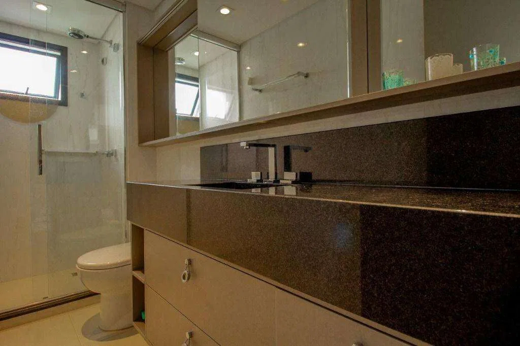 Home office in a 4-bedroom apartment, 181 m² — photo 24