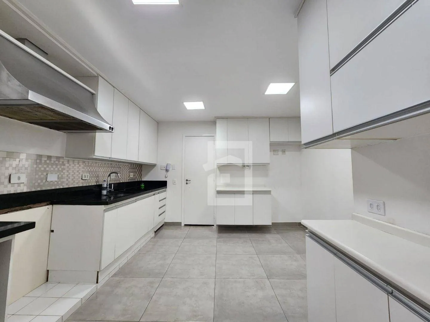 Duplex penthouse with 5 bedrooms and 5 bathrooms — photo 30