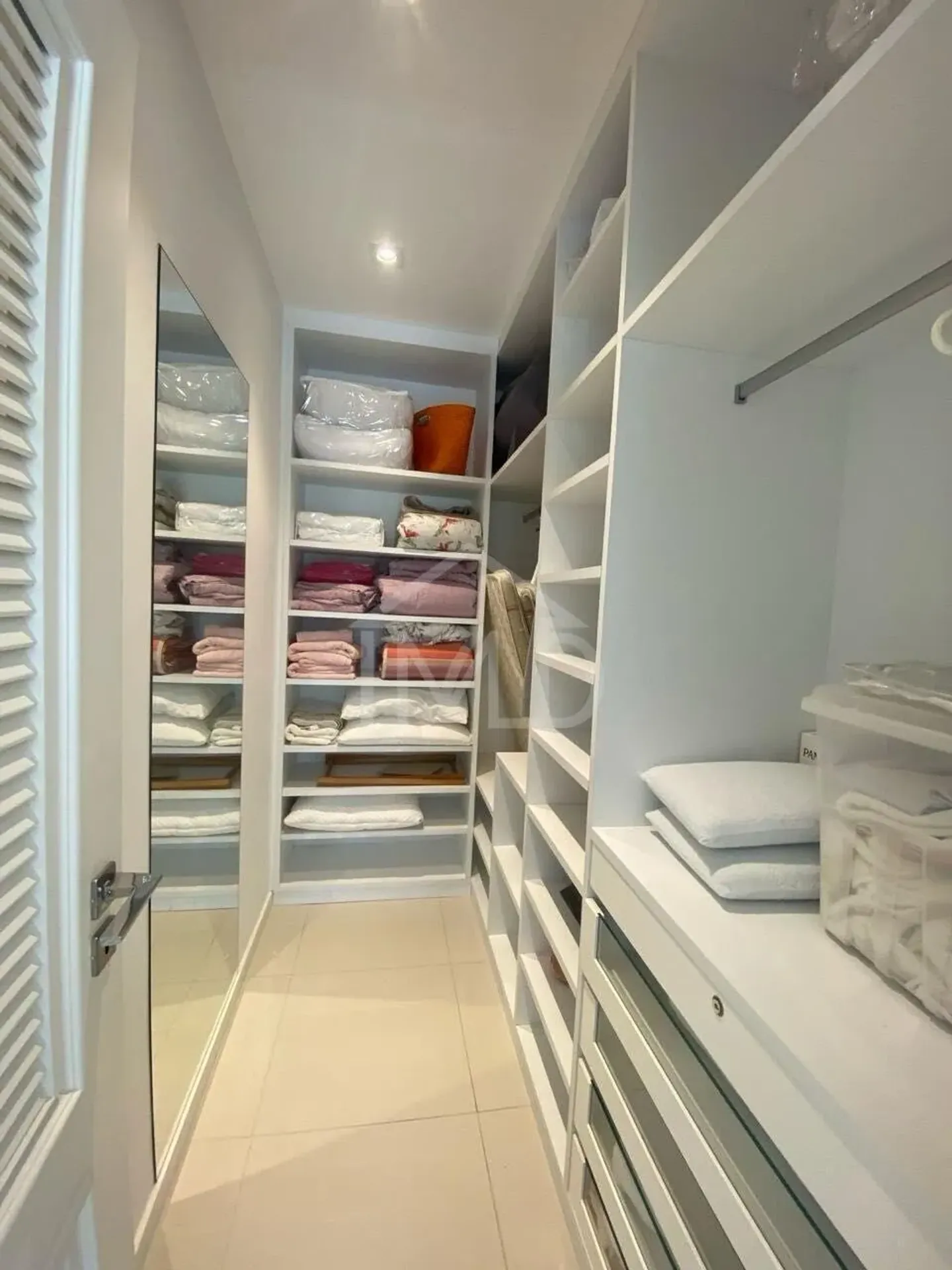 Furnished house with 5 en-suite bedrooms and pool — photo 57