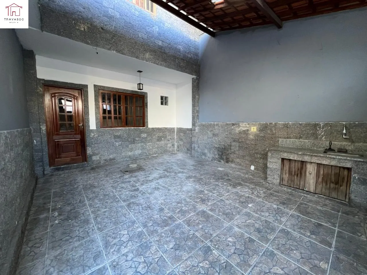 5-bedroom house with a grill on the balcony — photo 3