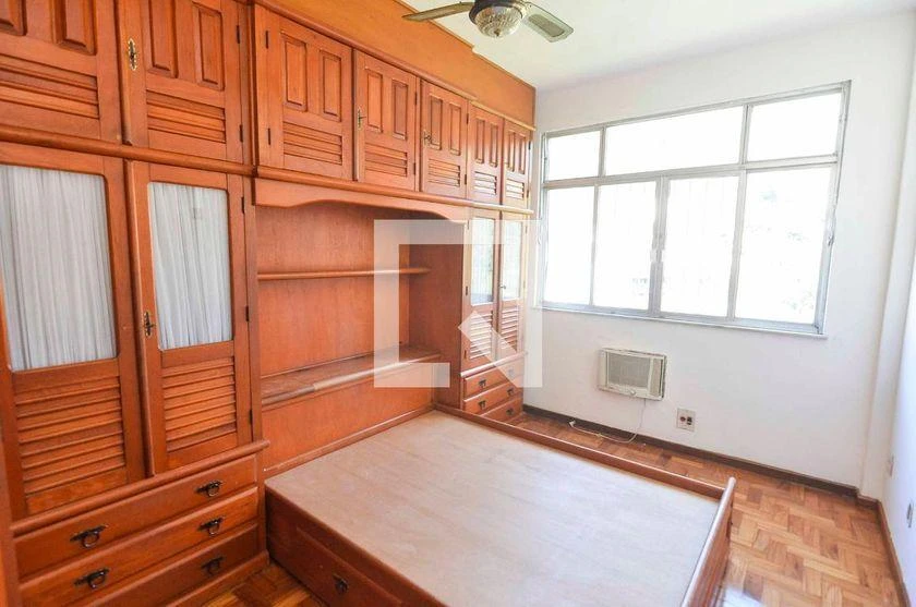 Walk-in closet in a 3-bedroom apartment, 90 m² — photo 18