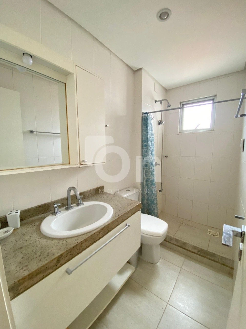 Furnished apartment, 105 m², with a glass-enclosed balcony — photo 5