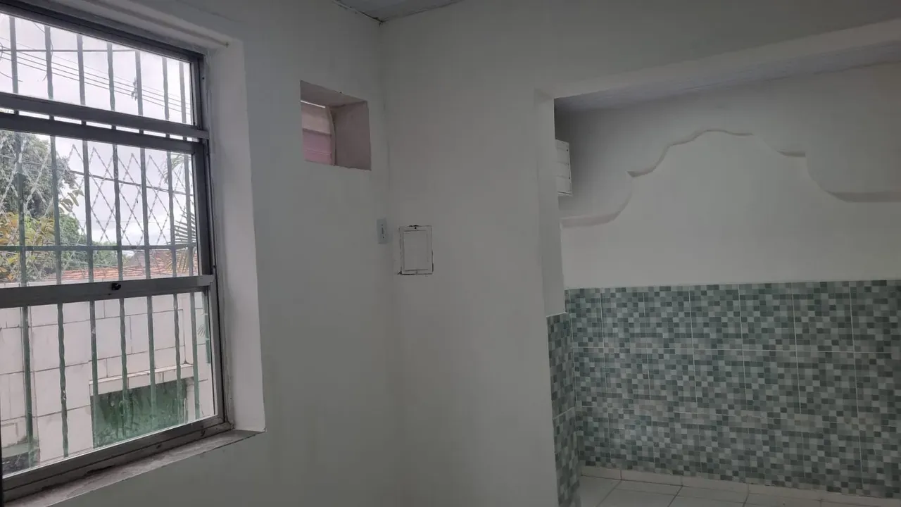 House with 3 bedrooms, air conditioning, and enclosed kitchen — photo 23