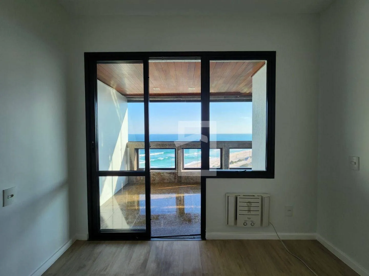 4-bedroom apartment with enclosed balcony and private garden — photo 21