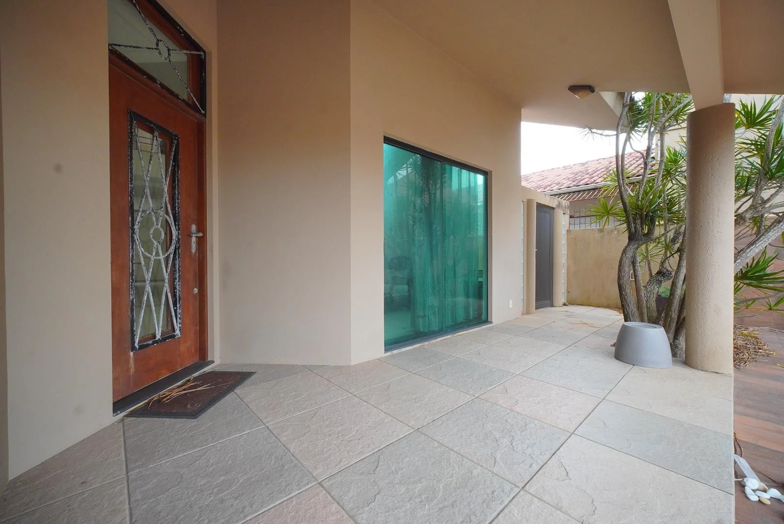 407 m² house with a washing machine and a bathtub — photo 25