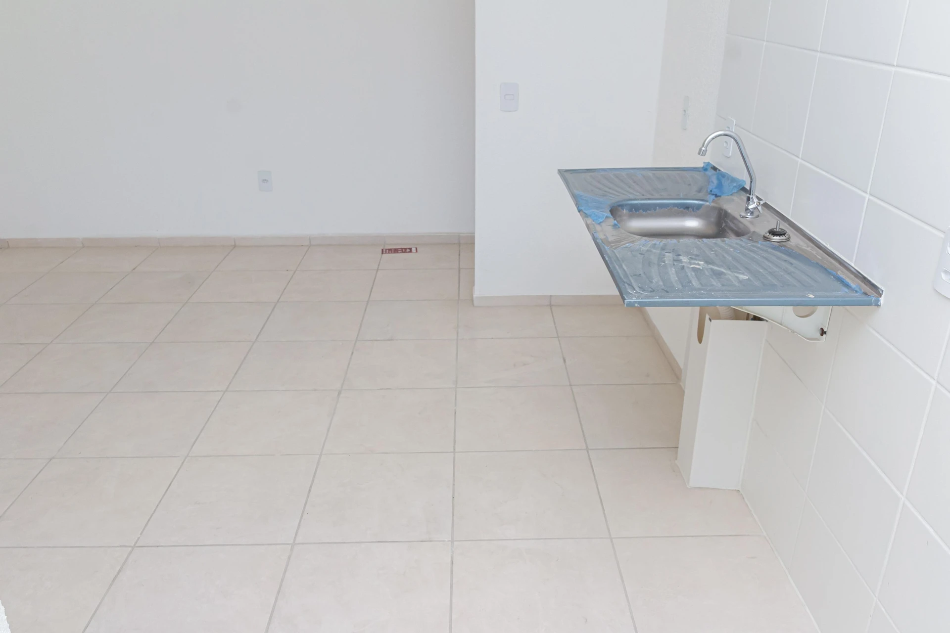 2-bedroom apartment in a building with a pool — photo 54