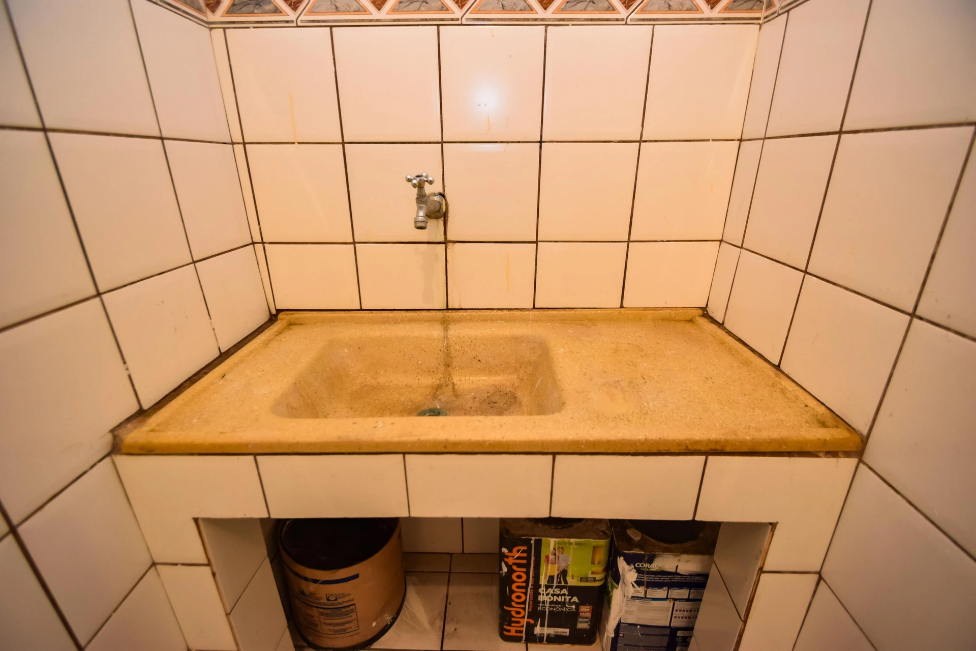 Unfurnished studio with no parking and 1 bedroom — photo 22