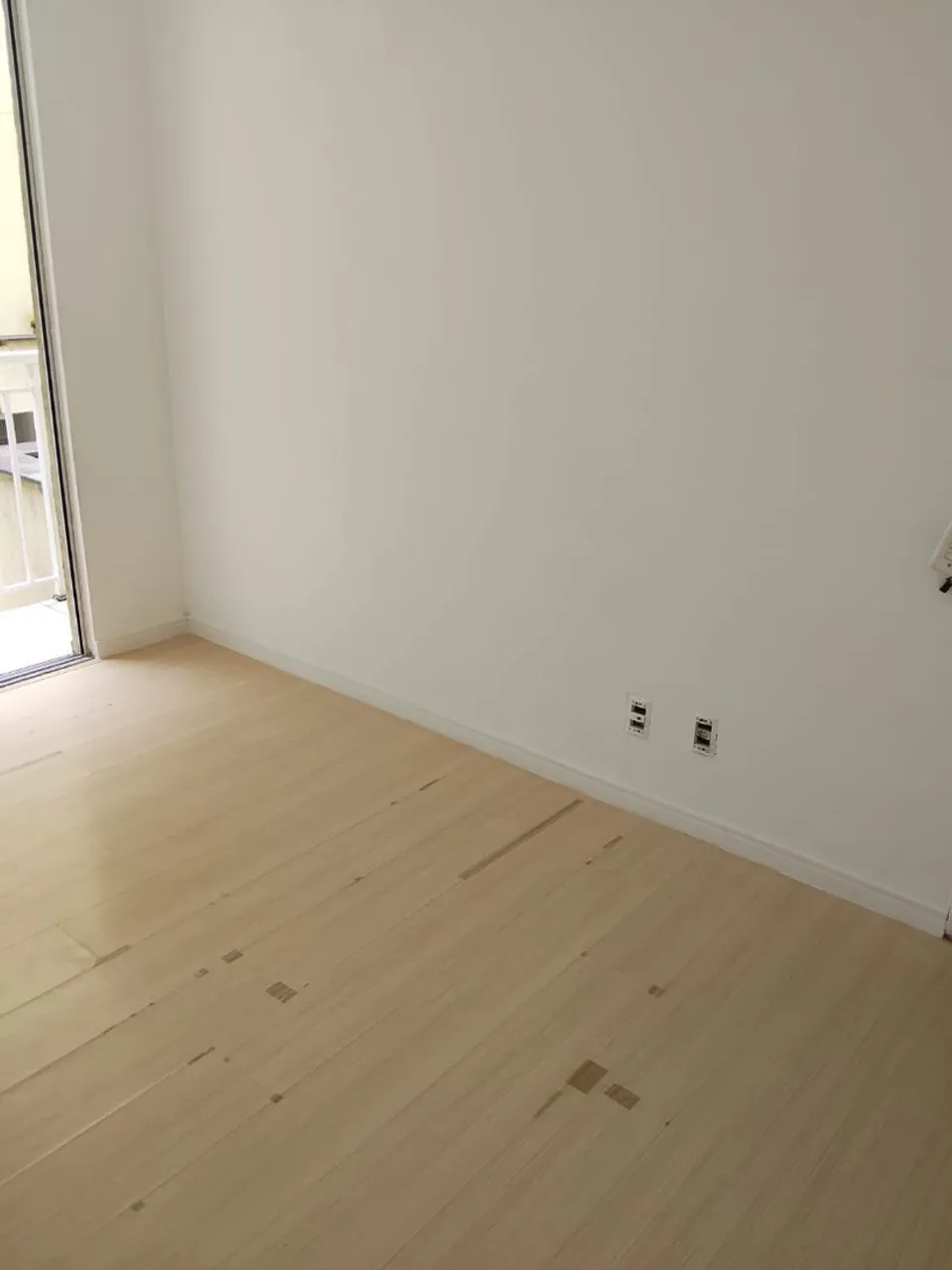 Wood or laminate floors in a 2-bedroom apartment, 46 m² — photo 10