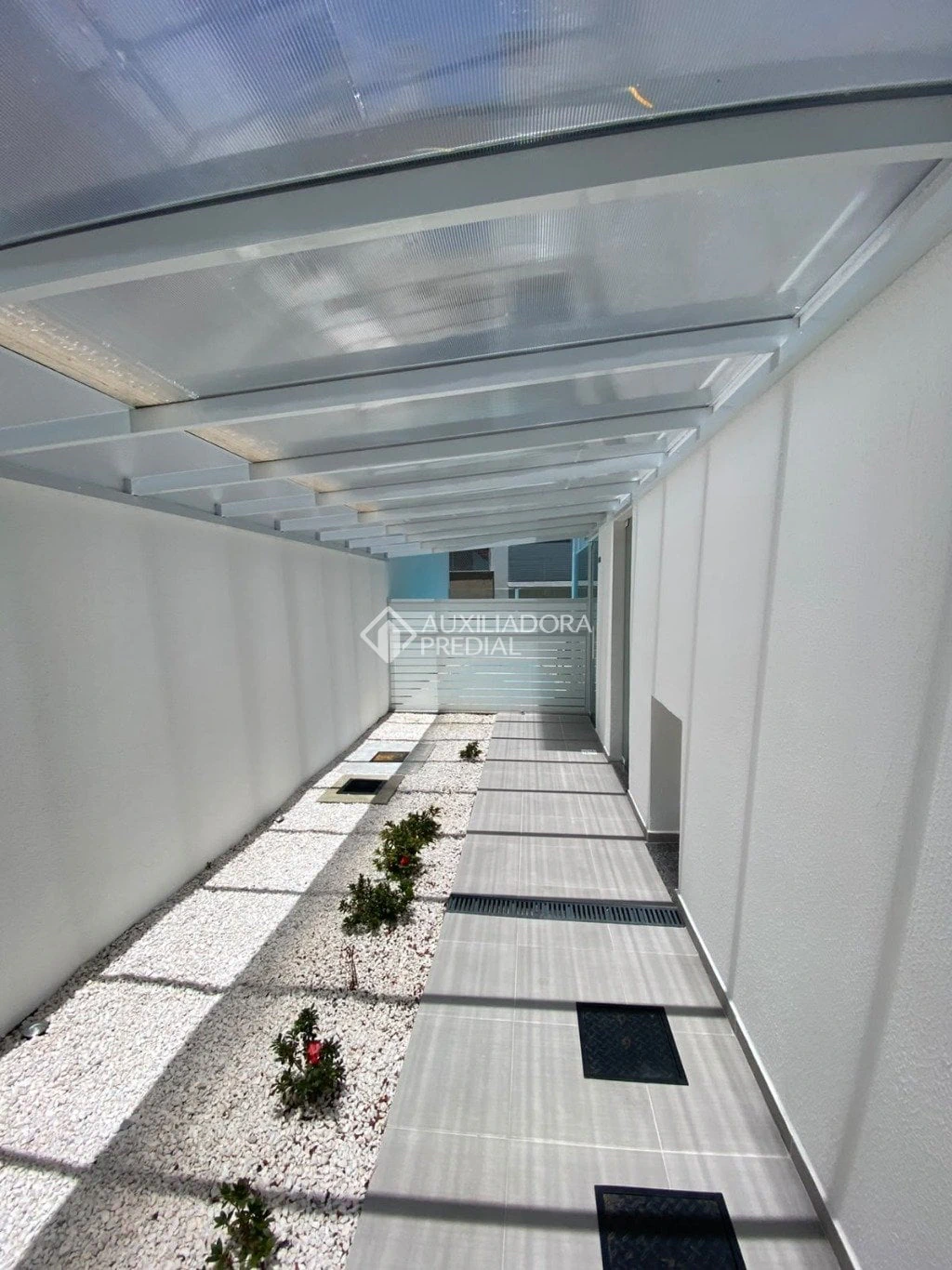 Apartment, 59 m², with a grill on the balcony — photo 16