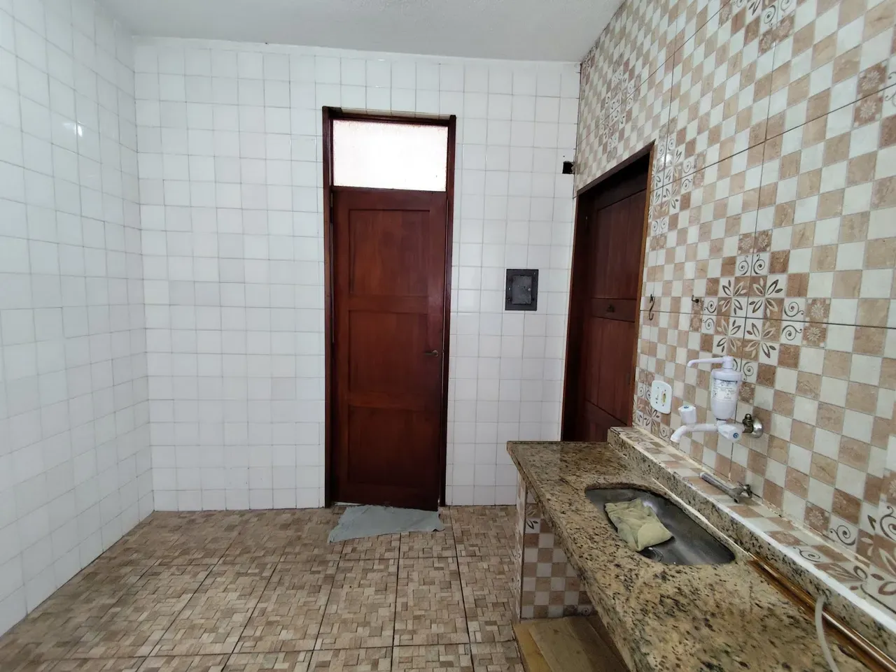 Apartamento com piso de madeira ou laminado, Olaria
