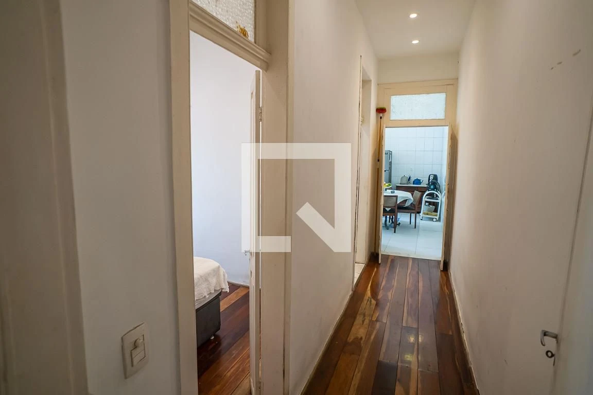 Furnished house, 300 m², with floor-to-ceiling windows — photo 59