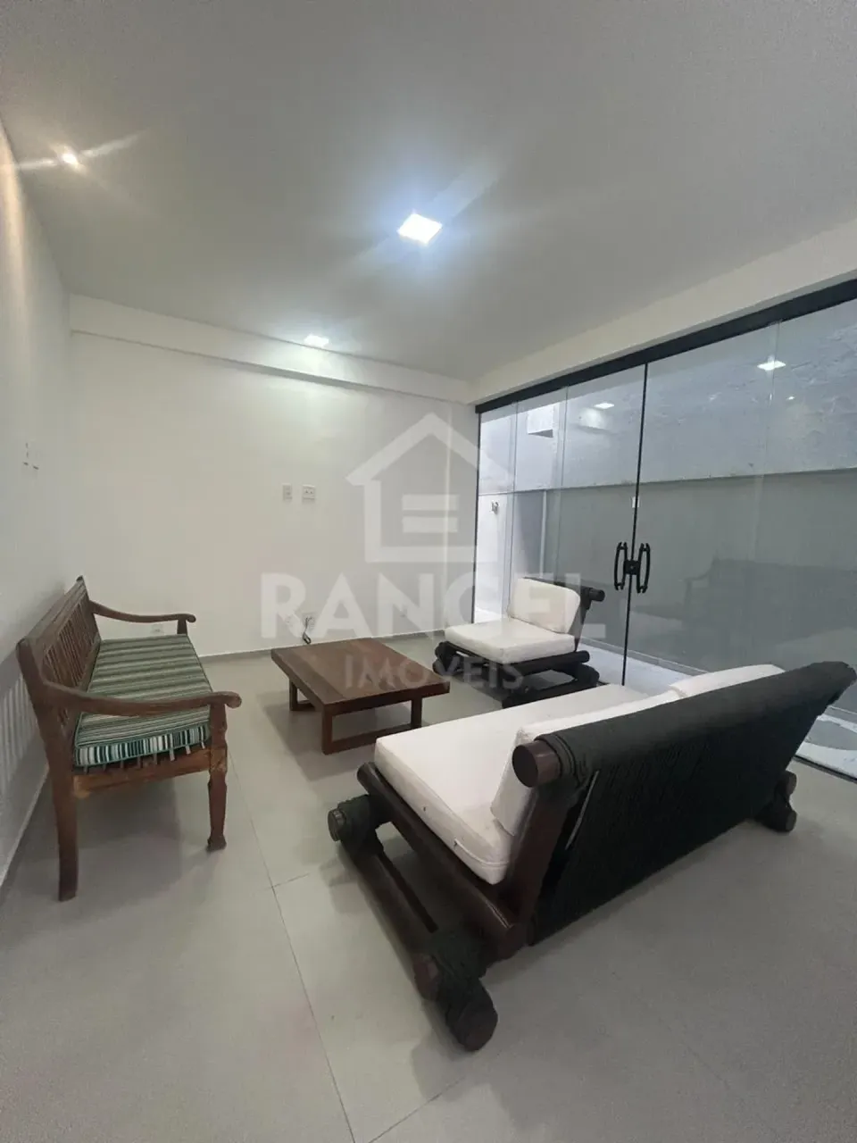 House with 3 bedrooms and 5 bathrooms, open-plan kitchen — photo 5