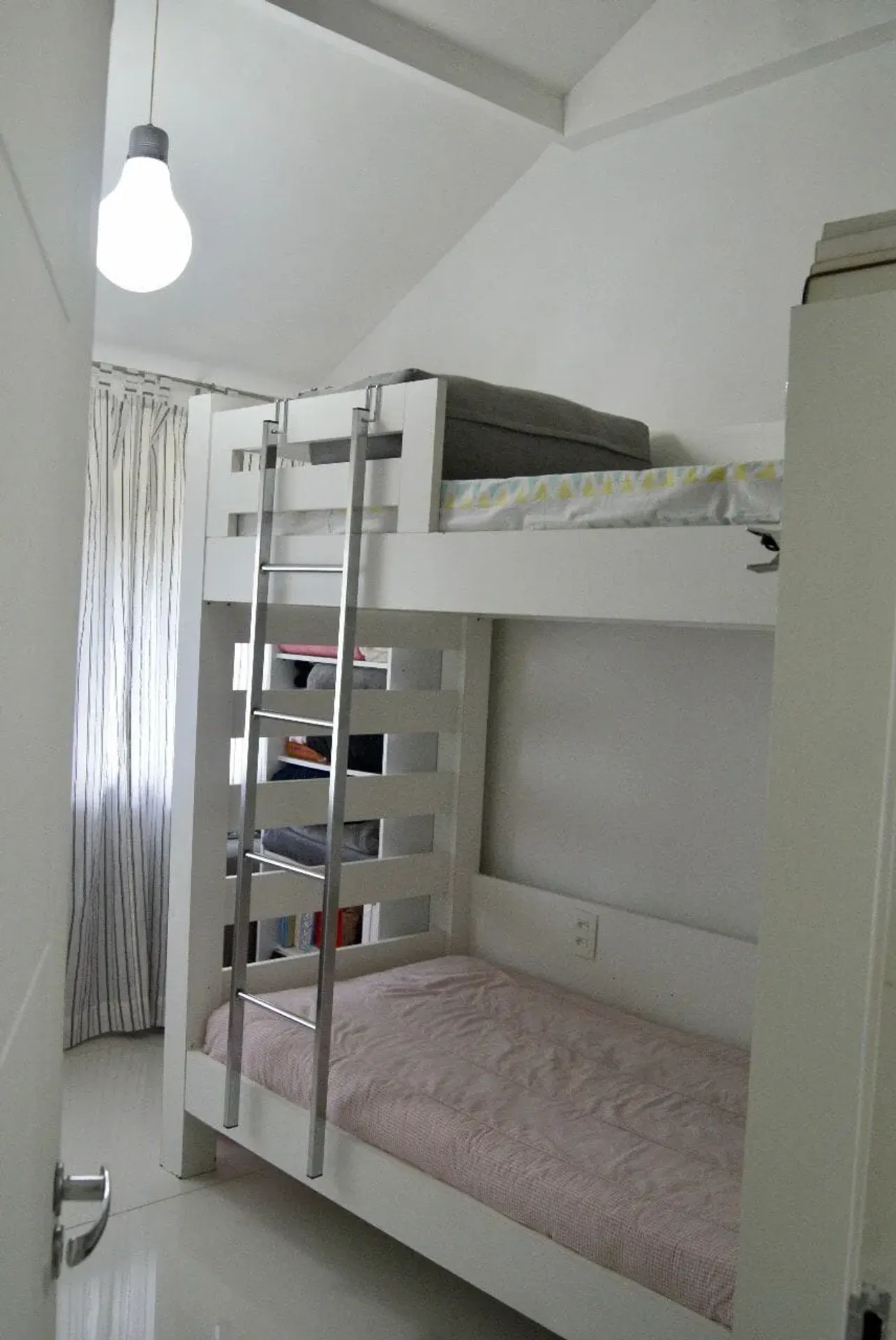 100 m² house with a grill on the balcony and a home office — photo 7