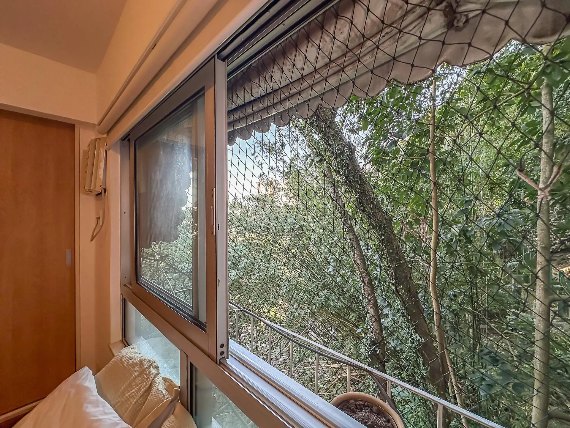 Furnished 2-bedroom apartment with open views — photo 12