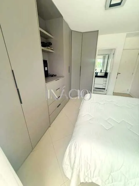 400 m² house with a glass-enclosed balcony and a bathtub — photo 12