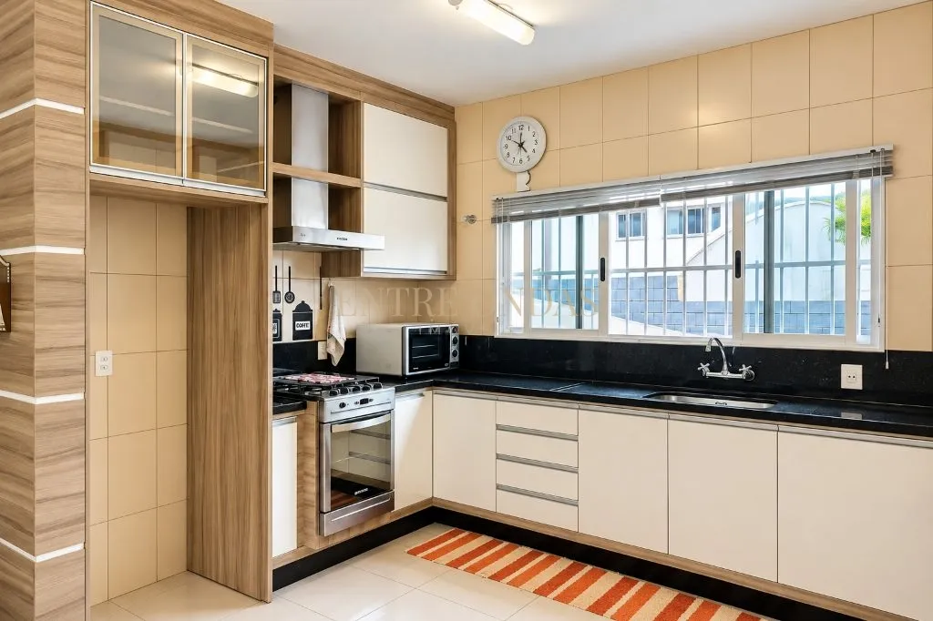 3 quartos e lareira: casa de 240 m² — photo 13