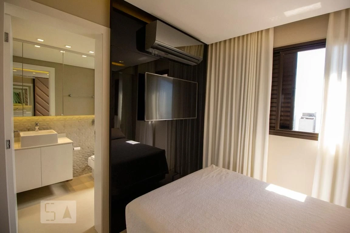 Apartamento de 4 quartos com janelas do piso ao teto, Centro — photo 40