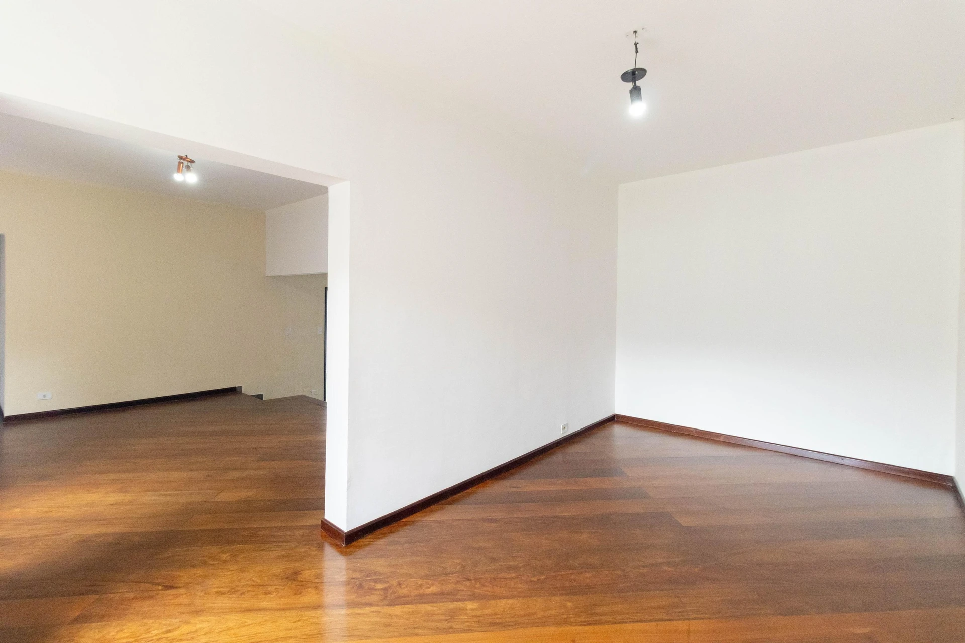 House, 195 m², with floor-to-ceiling windows — photo 29