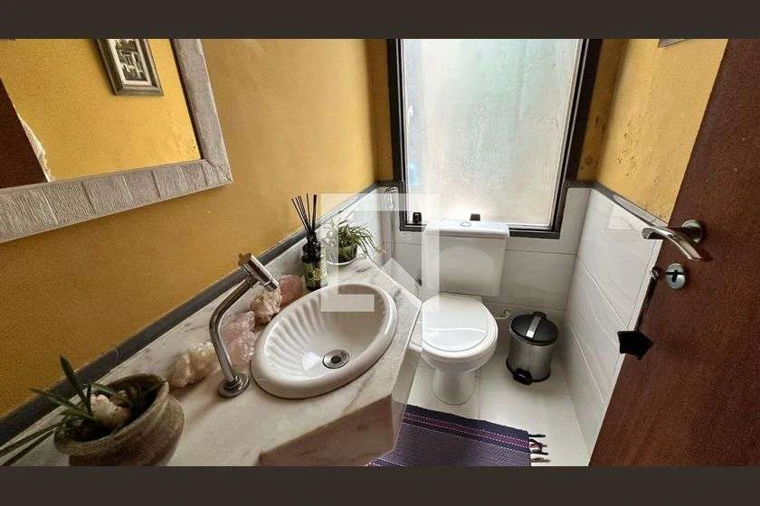 Casa com 5 quartos e cozinha aberta de 300 m² — photo 23