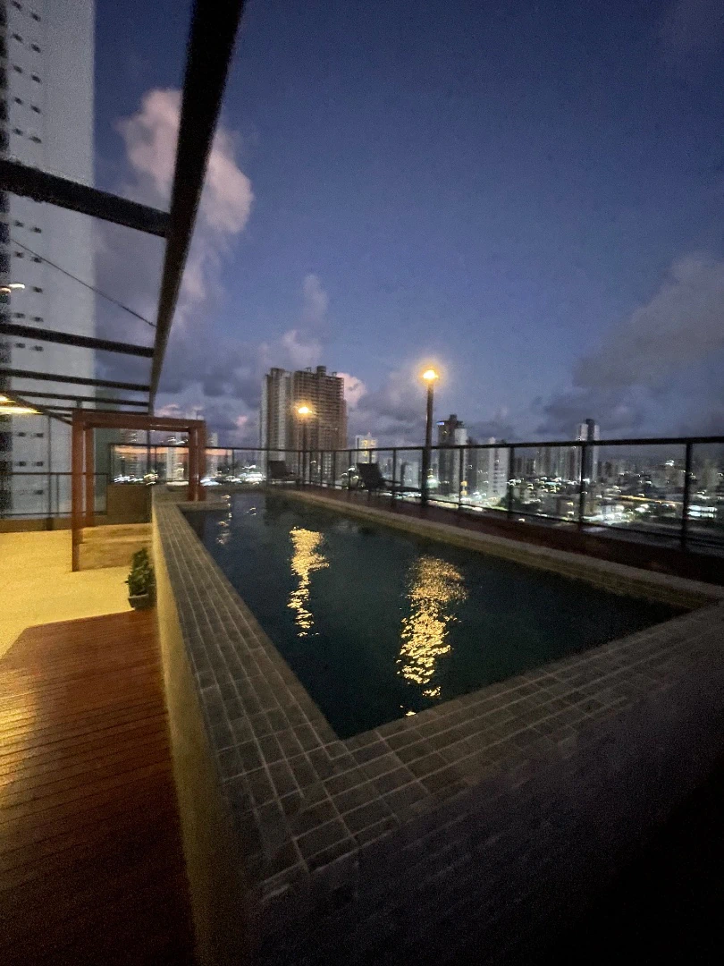 Balcony with a grill in a 3-bedroom apartment, 80 m²