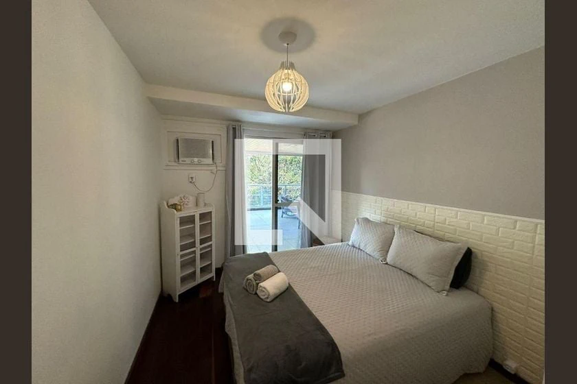 Glass-enclosed balcony in a 3-bedroom apartment, 132 m² — photo 7