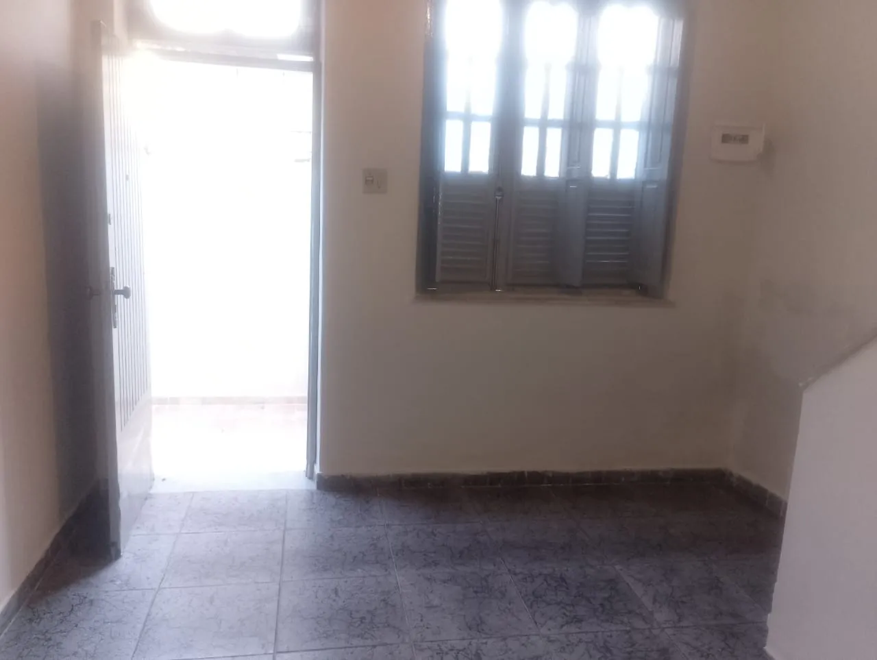 Casa sem mobília com 2 quartos e cozinha separada — photo 26