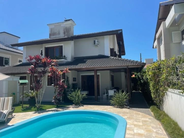 Casa de 5 dormitorios con balcón gourmet — photo 8