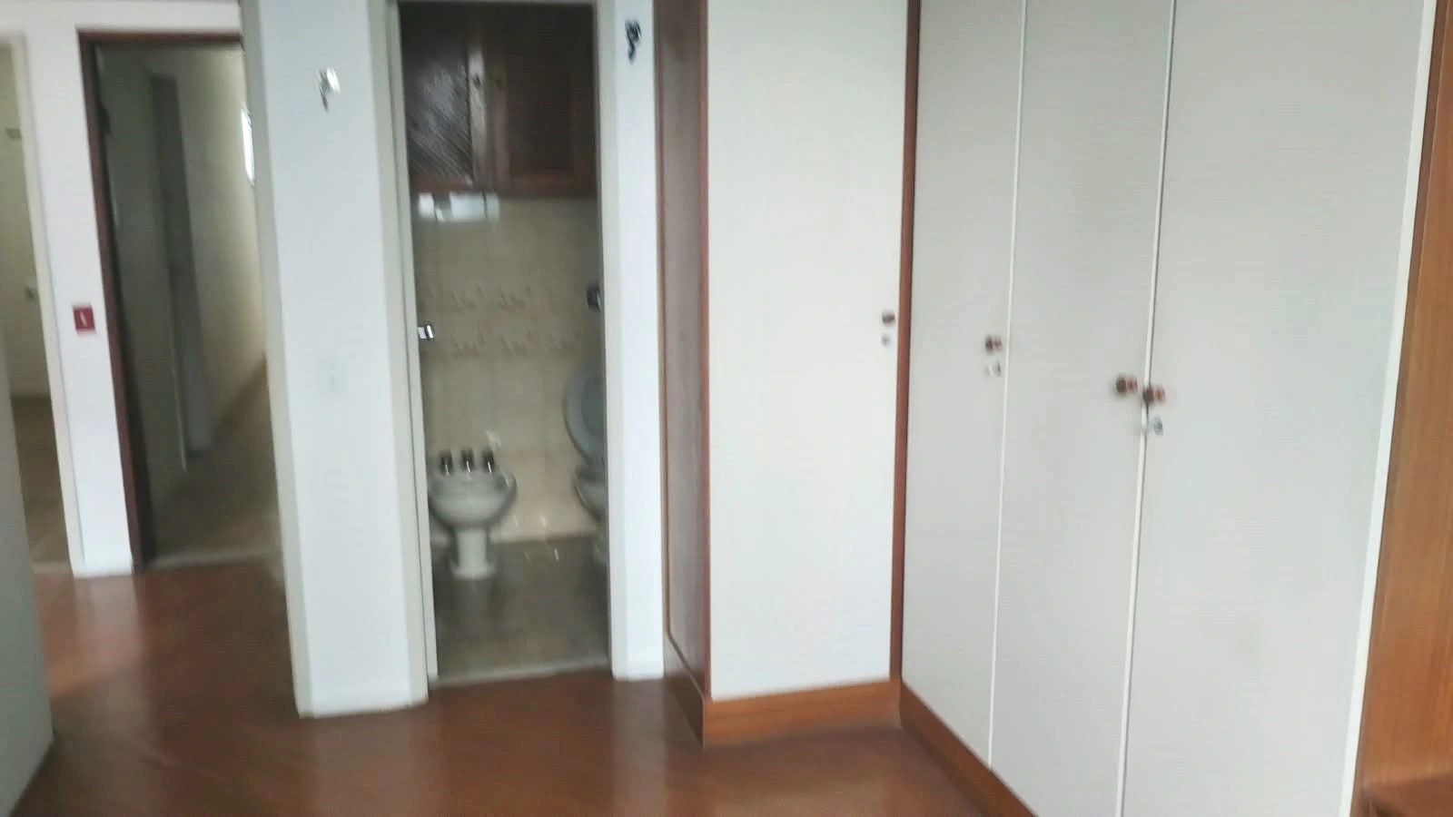 Apartment, 60 m², with a glass-enclosed balcony — photo 18