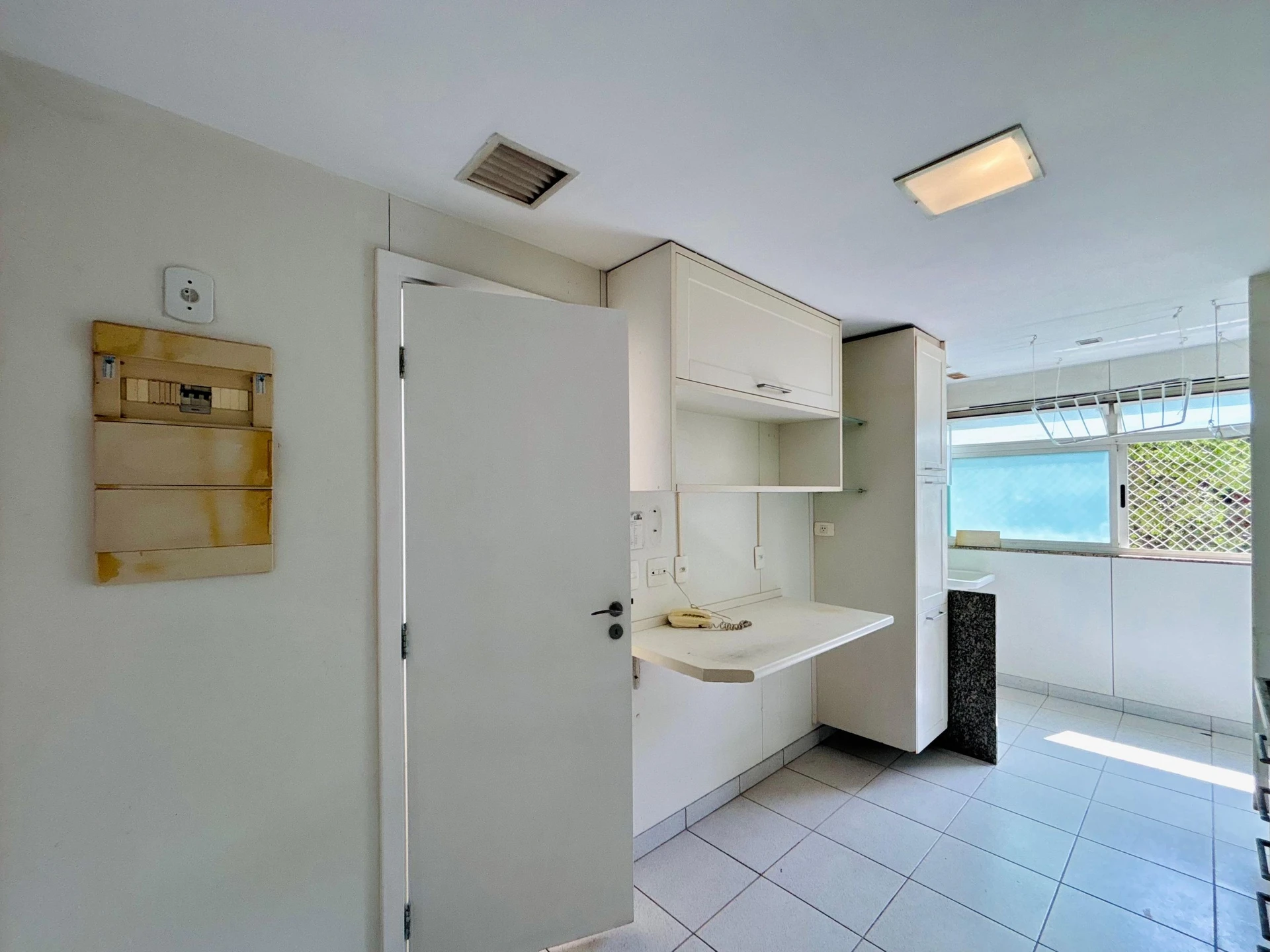 3-bedroom apartment in a building with a sauna — photo 35