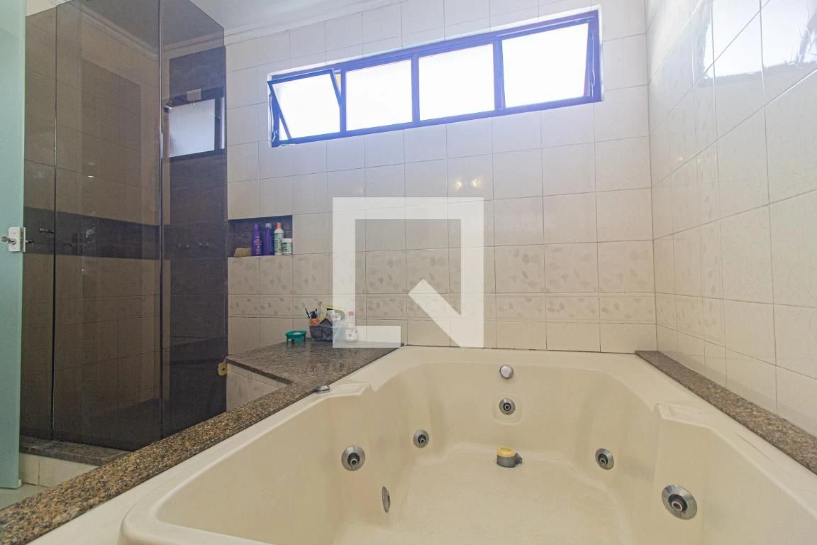Ванна та 4 спальні: будинок 350 м² — photo 27