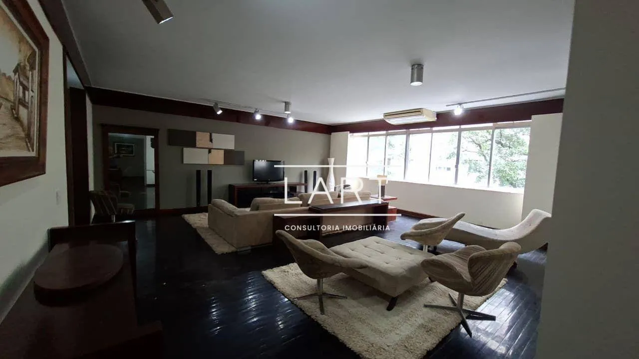 Rental apartment with 4 bedrooms and 280 m² — photo 18