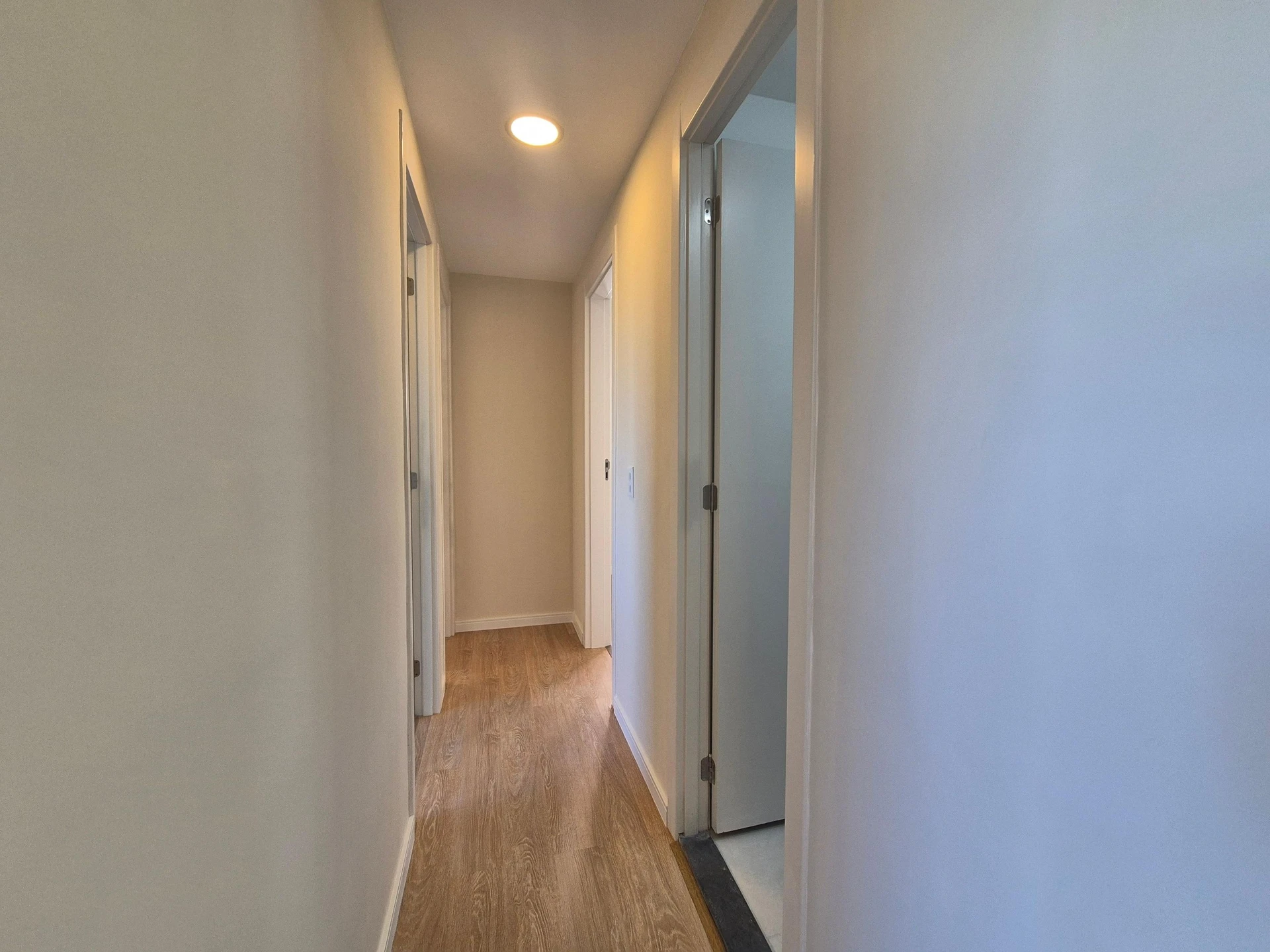 Apartamento com 3 quartos, 2 banheiros e varanda — photo 31