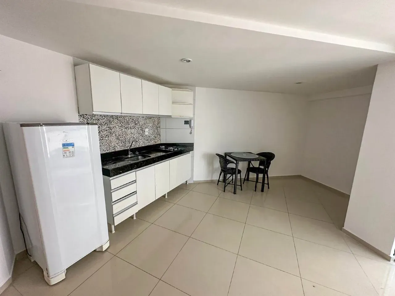 Furnished 1-bedroom apartment with private garden — photo 5