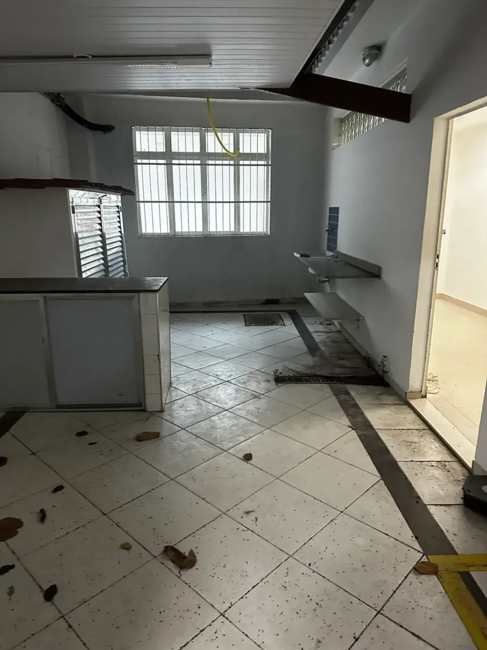 House with no parking, 5 bedrooms and 4 bathrooms — photo 10