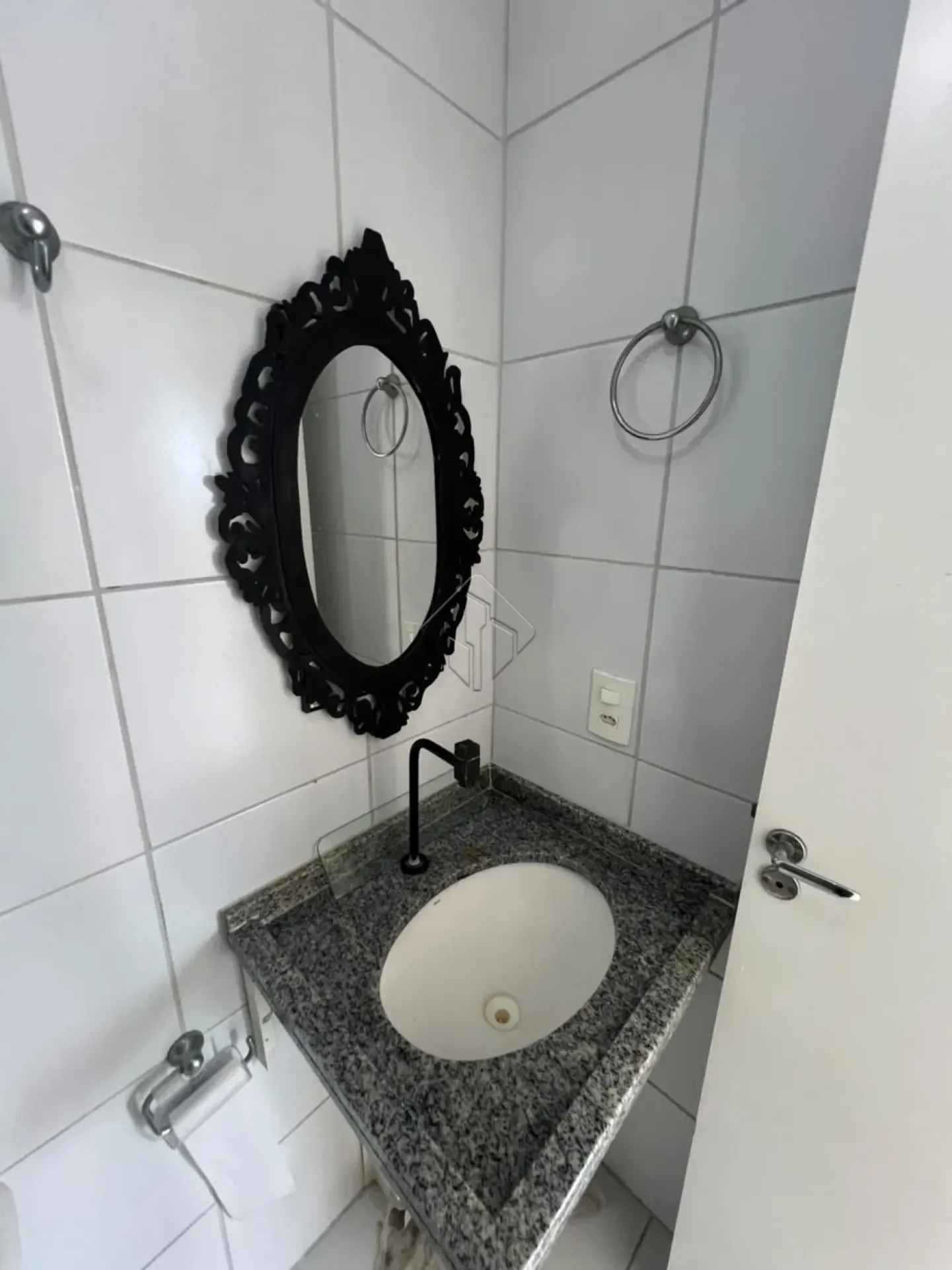 Apartamento de 2 quartos em condomínio com piscina — photo 6