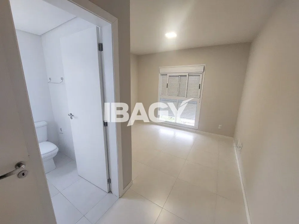 3-bedroom apartment with a grill on the balcony — photo 12